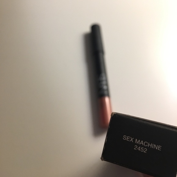 NARS lipstick pencil- Shade Sex Machine - Picture 3 of 3